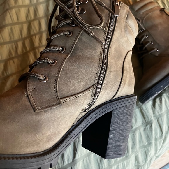 Torrid Olive Green Brown Suede Heeled Moto Boots Size 10.5 - Picture 3 of 9